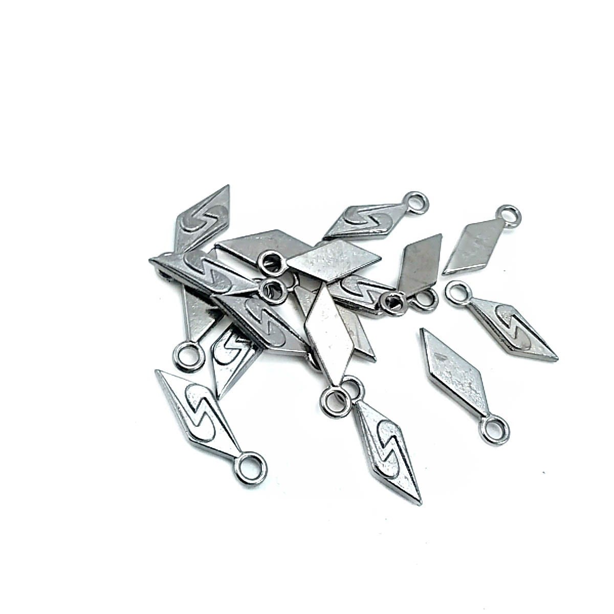 24 mm x 7 mm Desenli Fermuar Elciği  E 108