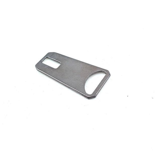 Outerwear zipper pull 40 mm x 20 mm