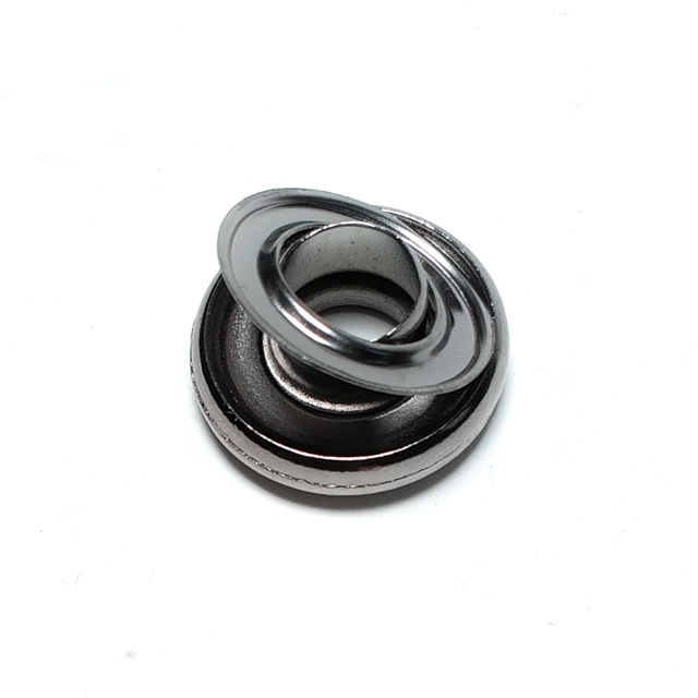 Oval zinc alloy eyelet with diameter 16 mm