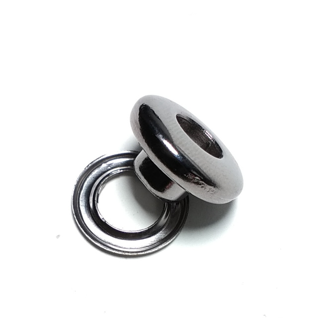 Oval zinc alloy eyelet with diameter 16 mm