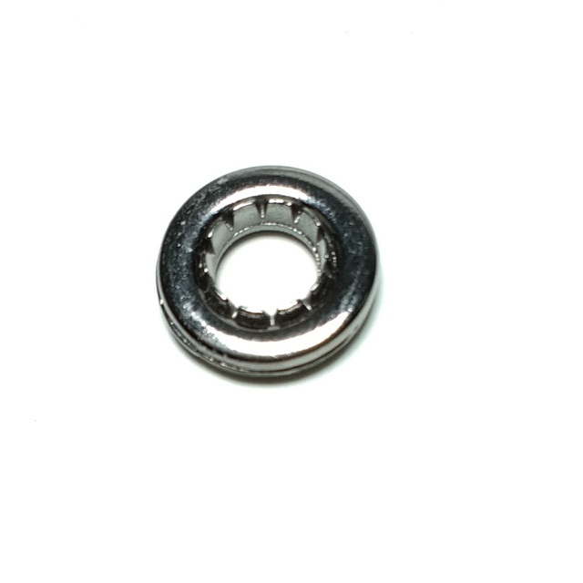 Oval zinc alloy eyelet with diameter 16 mm