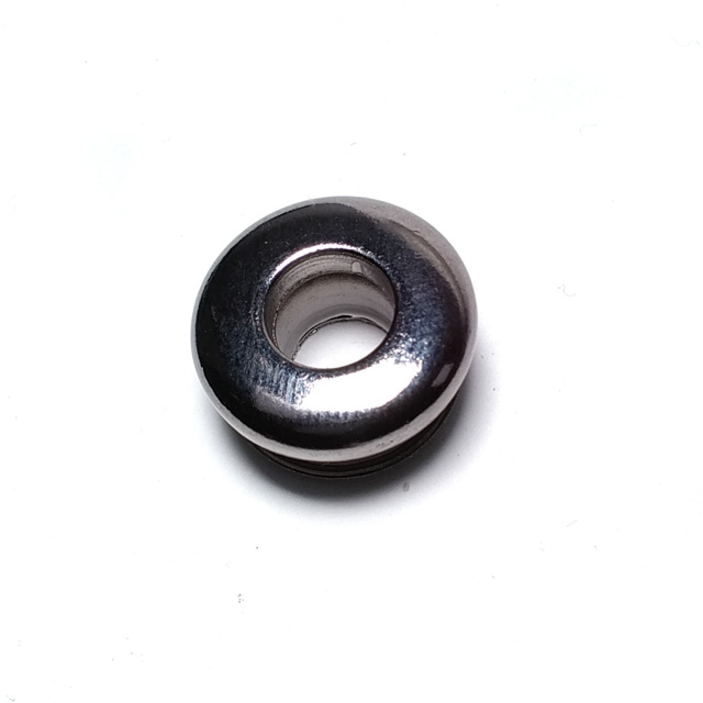 Oval zinc alloy eyelet with diameter 16 mm