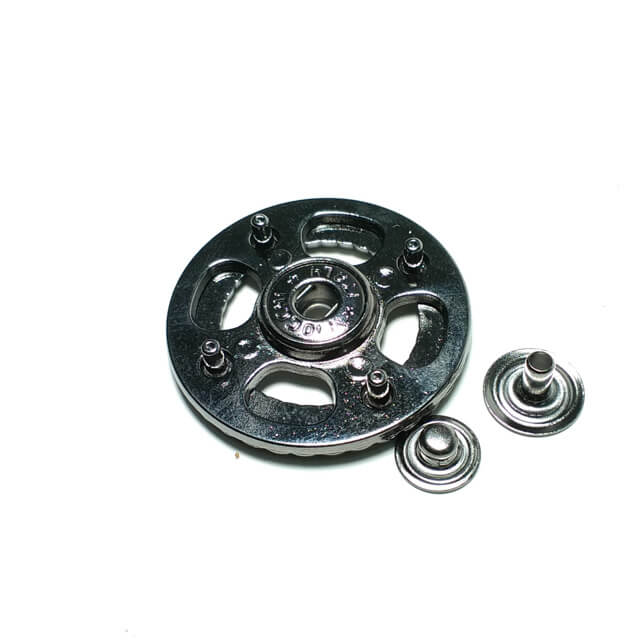 38 mm Oval Halka desenli çıtçıt düğme
