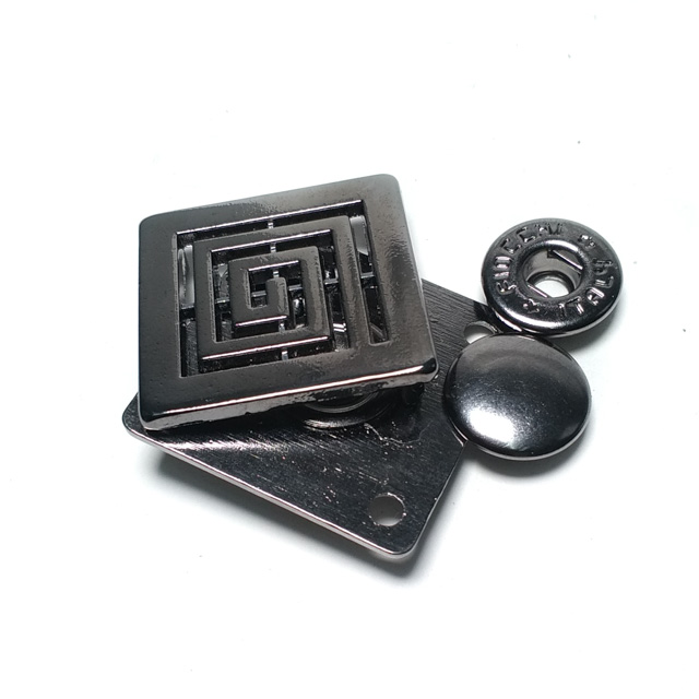 30 x 30 mm Kare çift parça çıtçıt düğme