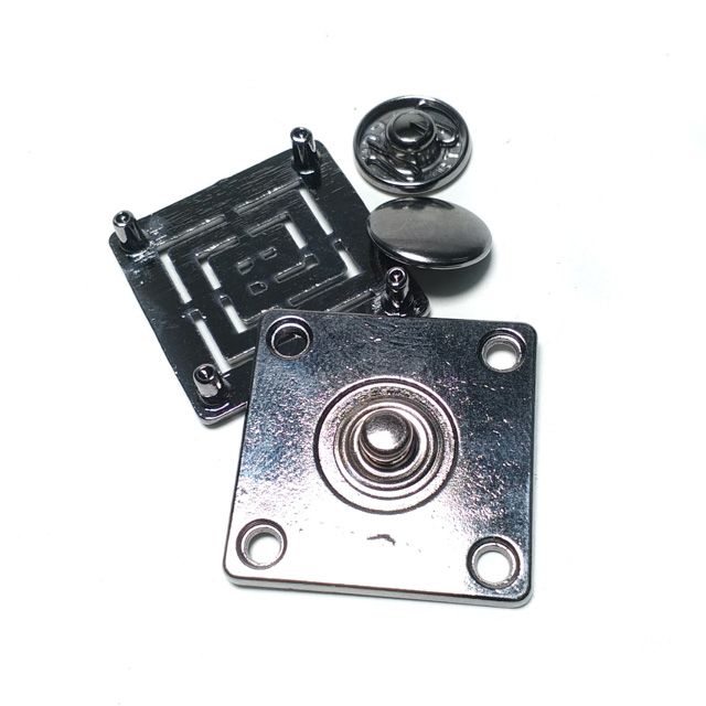30 x 30 mm Kare çift parça çıtçıt düğme
