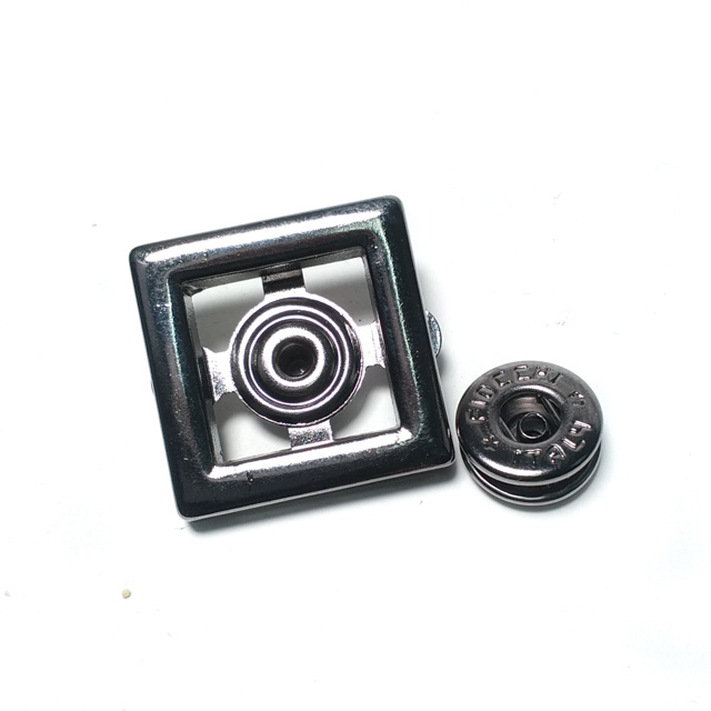 Eyelet Two-piece square snap button 24 x 24 mm